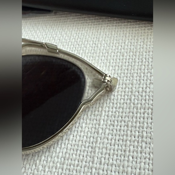 Dior So Real 48mm Silver Sunglasses – Broken Arm – For Repair or Parts - Picture 4 of 8